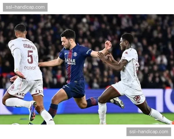 朗斯主帅海瑟：巴黎失利给了我们机会，全力争夺冠军